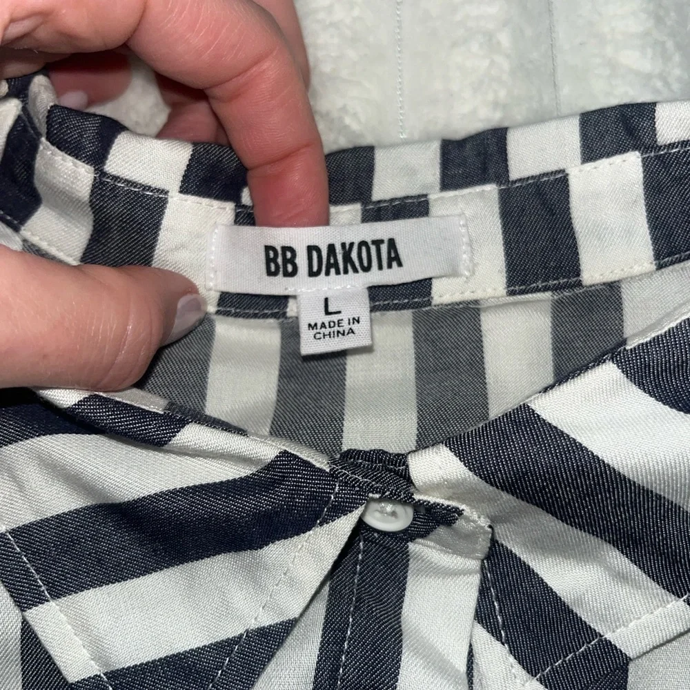 Evereve BB Dakota Seas The Day Navy & White Striped Button Down Tank Top Size L - Picture 7 of 11